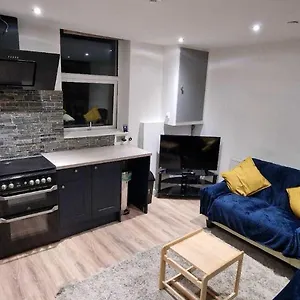 Homestay Sapphire Strathnairn, Cardiff